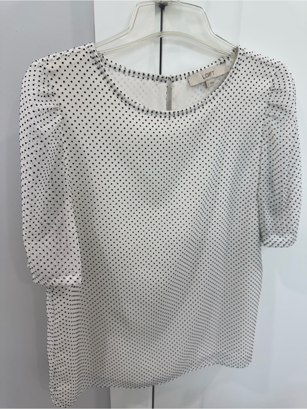 LOFT Women’s White Polka Dot Short Sleeve Blouse rounded neck small